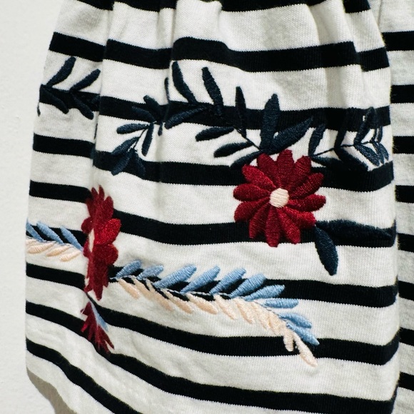 J. Crew 3/4 Bell Sleeve Embroidered Floral Pattern Size Medium Striped - Picture 6 of 8